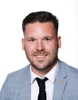 Adrien Jaquot Conseiller municipal délégué aux commerces et à l’attractivité économique Élu de proximité du quartier Hauts-de-Cergy