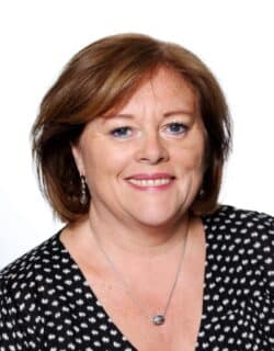 Agnès Coffin Adjointe au maire déléguée à la vie locale et à la relation aux usagers Élue de proximité du quartier Trois Bois