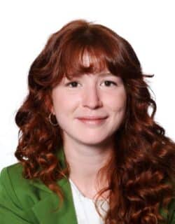 Roxane Remvikos Conseillère municipale déléguée à la biodiversité et à la végétalisation des espaces municipaux Conseillère communautaire à la Communauté d'agglomération de Cergy-Pontoise